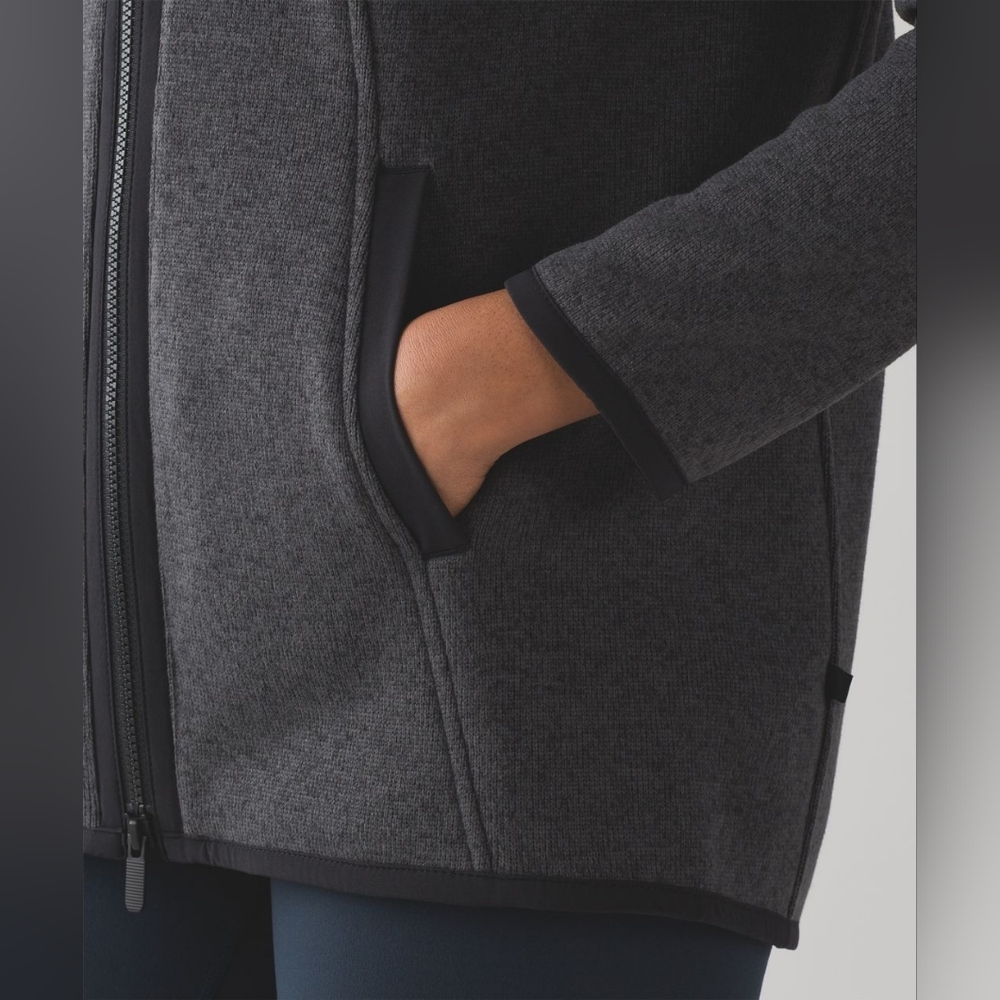 Lululemon Athletica Its Fleecing Cold Jacket In Heathered Black - Size 4 - Picture 3 of 9
